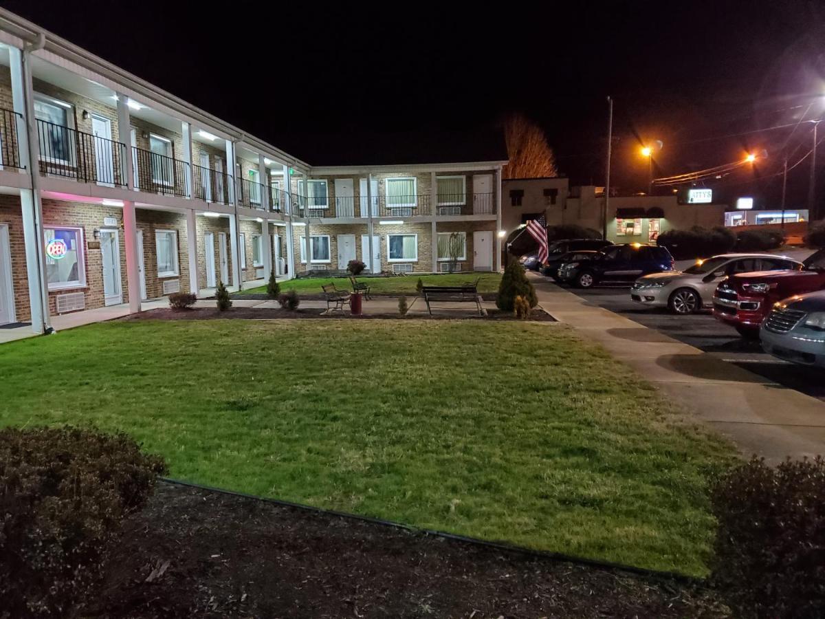 Elk Inn Motel Elkin Экстерьер фото